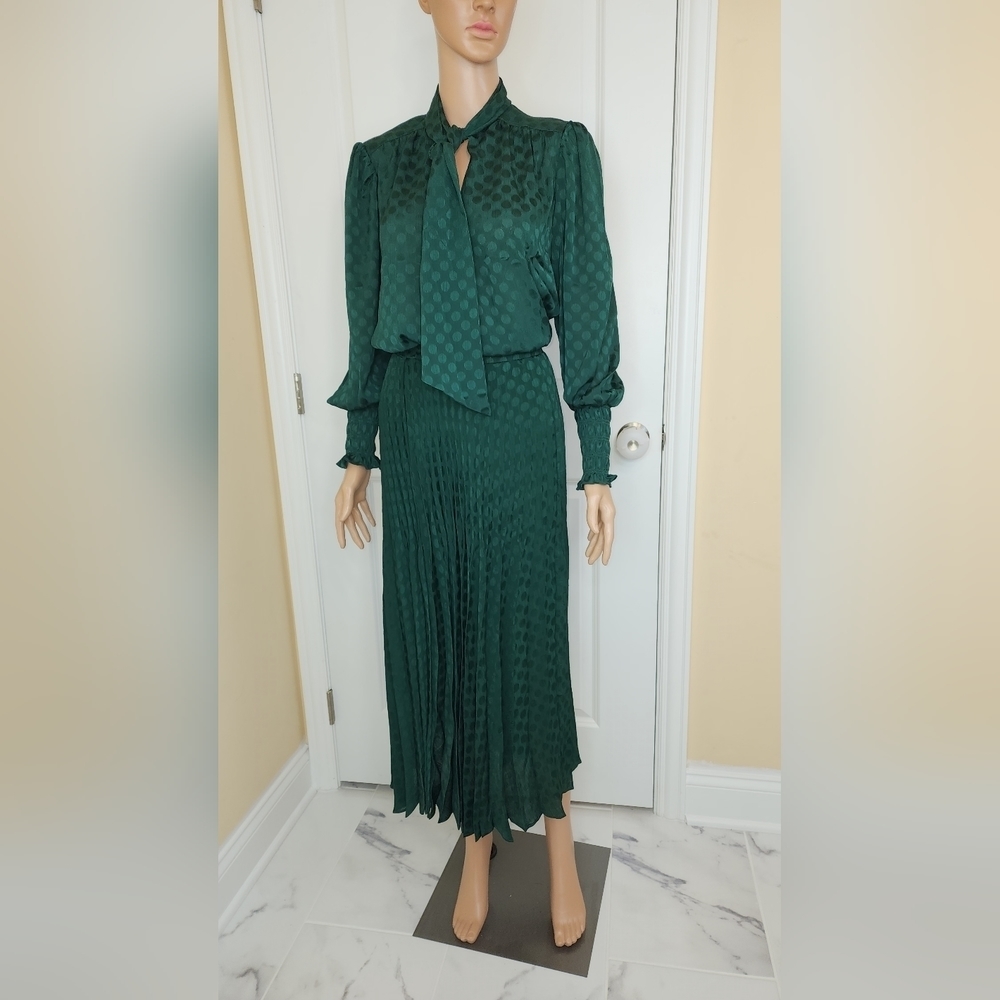 Max studio two piece set